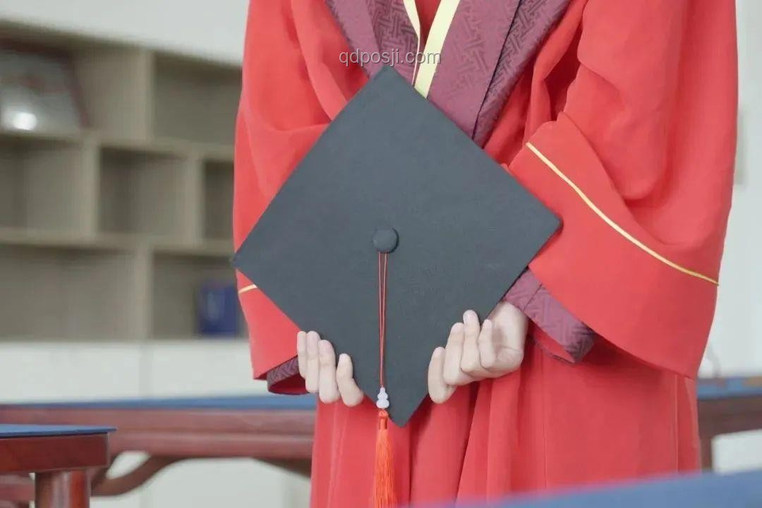 北理工学位服设计争议：教育个性化与审美多元化的碰撞